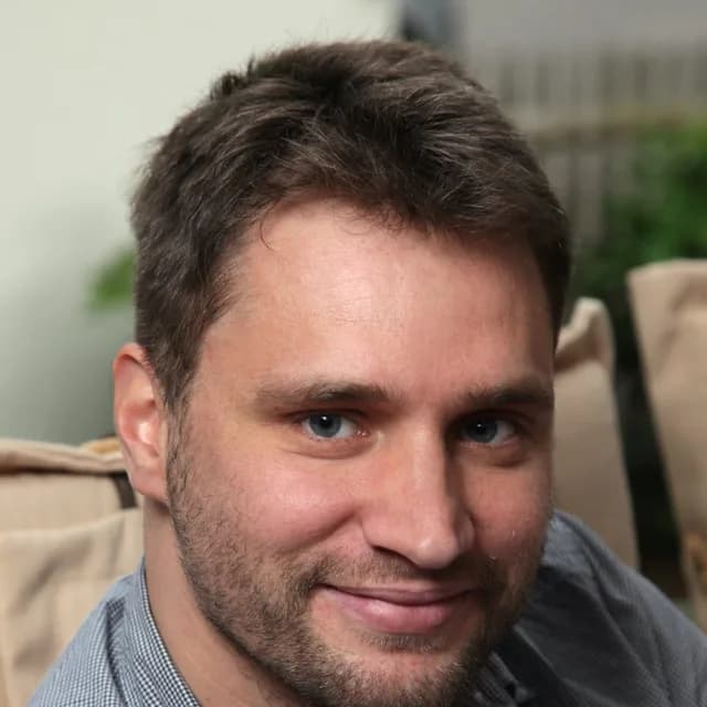 Porträt von Dominik Kieser